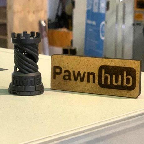 @PawnHubChess