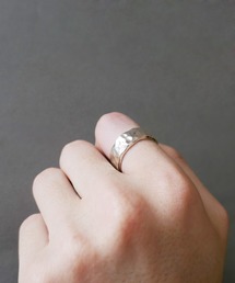 e.m. | 【UNISEX】シルバーたたき加工リング（太）(リング)