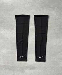 NIKE（ナイキ）の「NIKE(ナイキ)/アームカバー スウッシュ ライトウェイト ドライフィット ランニングスリーブ 2.0（スポーツグッズ・メンズ）」