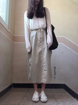 「CONVERSE（コンバース）のアイテム（シューズ、ブラック系）」を使った、sunnn__yさん（レディース・163cm）の春コーディネート