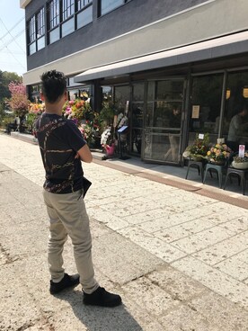 「アイテム（クラッチバッグ）」を使った、リアーナさん（キッズ・120cm）の春コーディネート