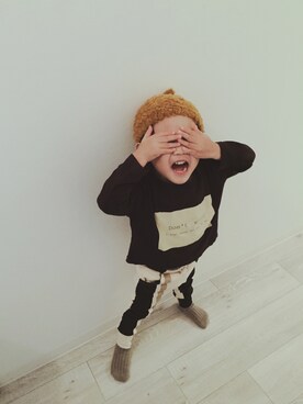 「cokitica（コキチカ）のアイテム（ニットキャップ/ビーニー、イエロー系）」を使った、oskさん（キッズ・120cm）の冬コーディネート