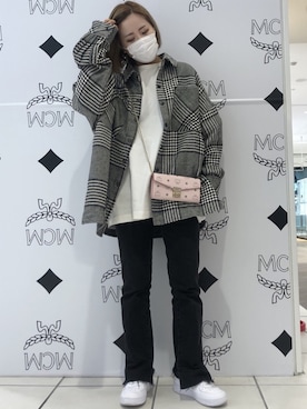「アイテム（財布/小物）」を使った、IZUHARA MAYUさん（レディース・155cm）の秋コーディネート