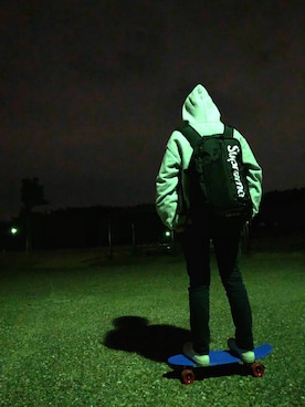 「Supreme （シュプリーム）のアイテム（バックパック/リュック、ブラック系）」を使った、mamiさん（レディース・151cm）の春コーディネート