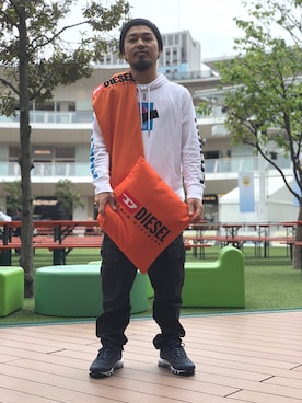 「アイテム（クッション/クッションカバー）」を使った、TWOさん（メンズ・170cm）の秋コーディネート