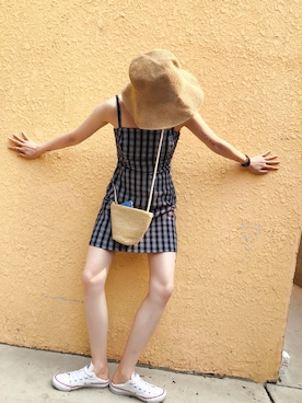 「アイテム（サンバイザー）」を使った、张乐美子さん（レディース・162cm）の夏コーディネート