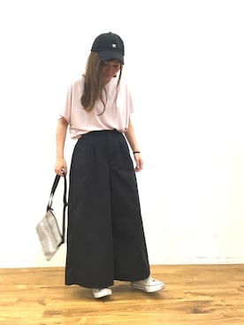 「CONVERSE（コンバース）のアイテム（ボディバッグ/ウエストポーチ）」を使った、ふたわたりさん（レディース・150cm）の春コーディネート
