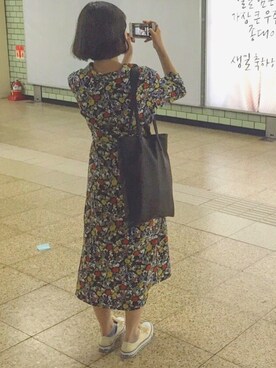 「SENSE OF PLACE by URBAN RESEARCH（センスオブプレイスバイアーバンリサーチ）のフラットトート（トートバッグ、ブラック系）」を使った、ㅋㄴ さん（レディース・155cm）の秋コーディネート