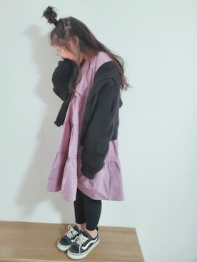 「devirock（デビロック）のティアード長袖ワンピース（ワンピース、パープル系）」を使った、miiiiiri*さん（キッズ）の春コーディネート