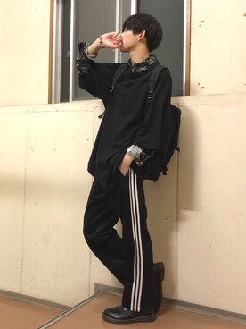 「EMMA CLOTHES（エマクローズ）のスーパービッグシルエットカットソー 1/2 sleeve cotton 100%（Tシャツ/カットソー、ブラック系）」を使った、Yumeさん（メンズ・170cm）の秋コーディネート