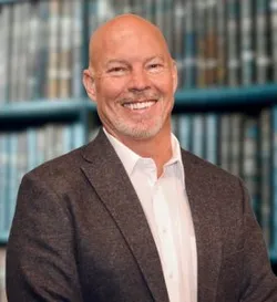 Headshot of Eric Deters