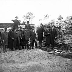 Magyarország, Aquincum, Budapest III., romkert és múzeum. A felvétel 1900 előtt készült., 1900, SZTFH Földtani Szolgálatának gyűjteménye, Eötvös Loránd, képarány: négyzetes, férfiak, cilinder, kabát, Budapest, Fortepan #303158