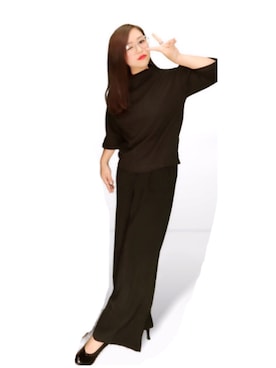 「アイテム（メイクブラシ）」を使った、NanA.さん（レディース・151cm）の秋コーディネート