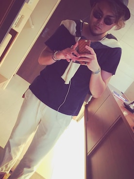 「TOMMY HILFIGER（トミーヒルフィガー）のアイテム（パンツ）」を使った、胸毛王子さん（メンズ・181cm）の夏コーディネート