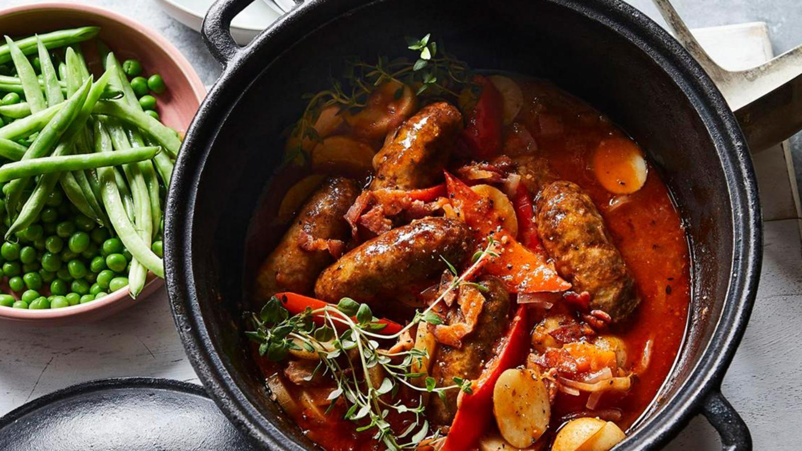 Sausage and red pepper hotpot