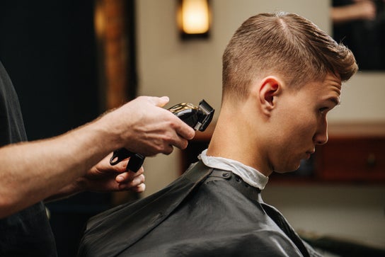 Barber image for Peluqueria "La fuente"