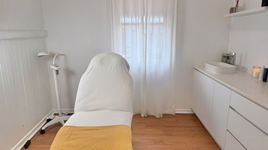 The GLOW UP Clinic (Brisbane) @ Enhance Cosmetic & Wellness