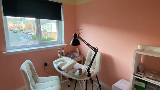 Lucky Girl Nail Studio