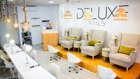 Deluxe Nails