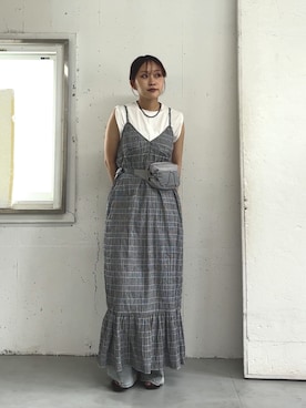 「アイテム（ボディバッグ/ウエストポーチ、グレー系）」を使った、蝶ちゃんさん（レディース・158cm）の春コーディネート