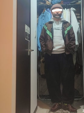 「BEAMS（ビームス）のアイテム（ニットキャップ/ビーニー）」を使った、アマタウロスさん（メンズ・169cm）の春コーディネート