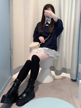 「OLIVE des OLIVE（オリーブデオリーブ）の裾レースチュニック（スウェット、ブルー系）」を使った、karenさん（レディース・164cm）の冬コーディネート