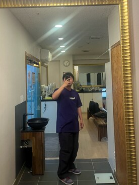 「Supreme （シュプリーム）のアイテム（Tシャツ/カットソー、パープル系）」を使った、birdmanisさん（メンズ・170cm）の春コーディネート