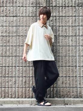 「CASPER JOHN（キャスパージョン）のアイテム（ポロシャツ）」を使った、桜江しゅう さん（メンズ・180cm）の夏コーディネート