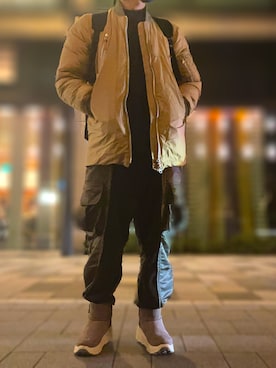 「ARCHONのアイテム（カーゴパンツ、ブラウン系）」を使った、やぬ(相互)さん（メンズ・180cm）の冬コーディネート