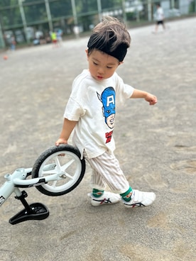 「Birthday（バースデイ）のアイテム（Tシャツ/カットソー、ホワイト系）」を使った、いちまるさん（キッズ・100cm）の春コーディネート