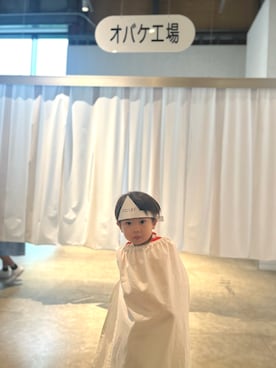 「おばけ展のアイテム（ポンチョ、ホワイト系）」を使った、いちまるさん（キッズ・100cm）の秋コーディネート