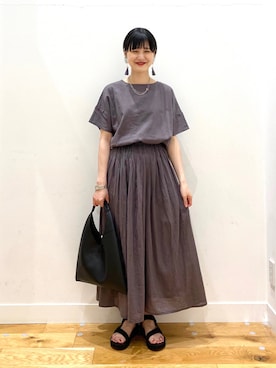 「KBF+（ケービーエフプラス）のアイテム（アクセサリー）」を使った、秋山 里織さん（レディース・158cm）の春コーディネート