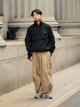「Nanmo.のアイテム（パンツ、ベージュ系）」を使った、Suzuさん（メンズ・181cm）の秋コーディネート