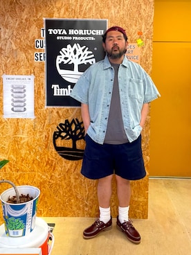 「Timberland（ティンバーランド）の半袖 ワーク シャツ ユニセックス（シャツ/ブラウス、グレー系）」を使った、MITSUNORI MATSUMURAさん（メンズ・183cm）の春コーディネート