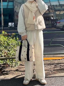 「アイテム（ベスト）」を使った、YUKAさん（レディース・160cm・30代）の冬コーディネート