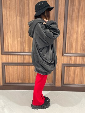 「アイテム（パーカー）」を使った、IZUHARA MAYUさん（レディース・155cm）の夏コーディネート