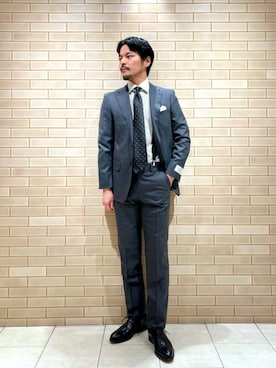 「アイテム（ポケットチーフ）」を使った、坂本裕太さん（メンズ・168cm）の冬コーディネート