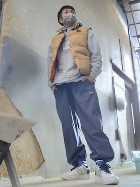 「CHUMS（チャムス）のアイテム」を使った、磨木師さん（メンズ・176cm）の冬コーディネート