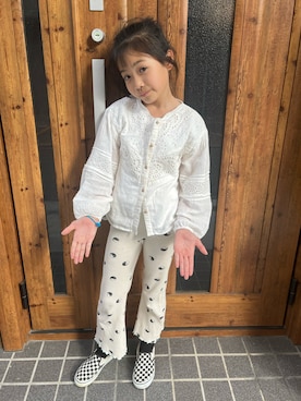 「アイテム（スリッポン）」を使った、miperoさん（キッズ・135cm）の春コーディネート