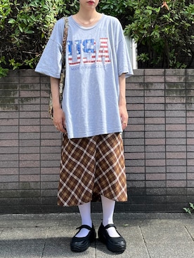 「usedのアイテム（Tシャツ/カットソー、グレー系）」を使った、azuさん（レディース・160cm）の夏コーディネート