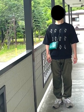 「Design Tshirts Store graniph（デザイン　ティーシャツ　ストア　グラニフ）のアイテム（Tシャツ/カットソー、ブラック系）」を使った、d さん（メンズ・173cm）の夏コーディネート
