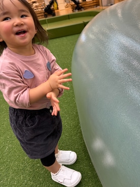 「ZARA KIDSのアイテム（Tシャツ/カットソー、ピンク系）」を使った、MARITACOさん（キッズ・100cm）の冬コーディネート