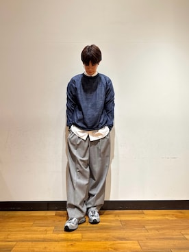 「URBAN RESEARCH（アーバンリサーチ）のcrepuscule　W/G Rametriming Pullover（ニット/セーター、ブルー系）」を使った、鎌田　真平さん（メンズ・172cm）の春コーディネート