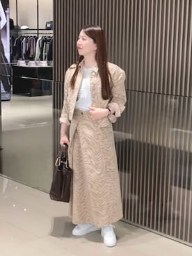 「EMPORIO ARMANI（エンポリオアルマーニ）の【エンポリオ アルマーニ】ASV Winter Urbanism カプセルコレクション Tシャツ オーガニックジャージー ロゴ刺繍（Tシャツ/カットソー、ホワイト系）」を使った、REIさん（レディース・156cm）の秋コーディネート