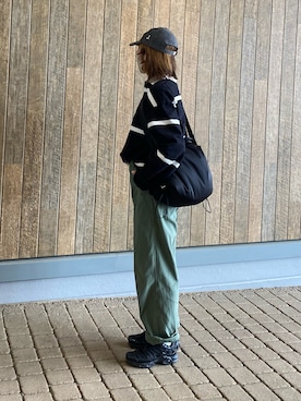 「AP STUDIO（エーピーストゥディオ）のアイテム（Tシャツ/カットソー、ブラック系）」を使った、eeさん（メンズ・173cm）の春コーディネート