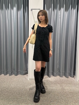 「SLY（スライ）のGATHER RIBBON S/OP ギャザーリボンミニワンピース 春服 夏服（ワンピース、ブラック系）」を使った、　湊有里紗さん（レディース・152cm）の春コーディネート