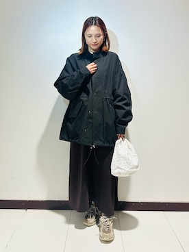 「ITEMS URBANRESEARCH（アイテムズ アーバンリサーチ）の畦Vネックニット×キャミワンピースSET（ワンピース）」を使った、KAMEさん（レディース・160cm）の冬コーディネート