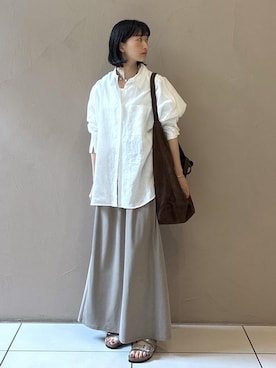 「SALON adam et rope'（サロン アダム エ ロペ）のリネンオーバーシャツ［GENTLE LINEN］（シャツ/ブラウス、ホワイト系）」を使った、fukaさん（レディース・165cm）の春コーディネート