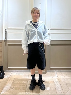 「アイテム（ウォレットチェーン）」を使った、sachiさん（レディース・160cm）の春コーディネート