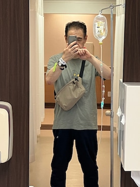 「UNIQLO（ユニクロ）のアイテム（ボディバッグ/ウエストポーチ）」を使った、テリーさん（メンズ・178cm）の夏コーディネート